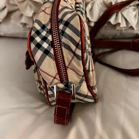 Burberry Beige and Red Checkered Bag. Blue label - Picture 5 of 10